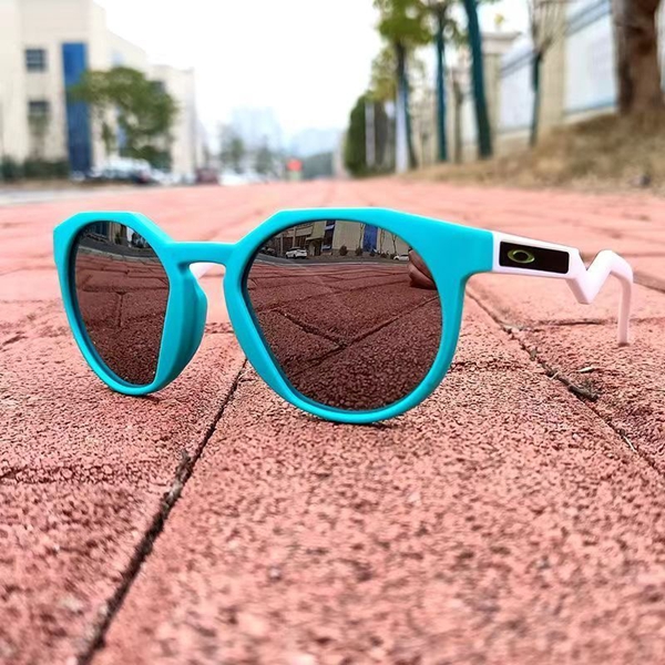 オークリー正面デザイン